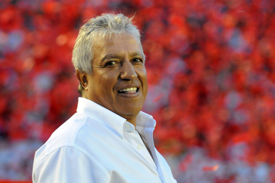 El Tolo Gallego sigue siendo el entrenador de Panamá (Fuente: NA)