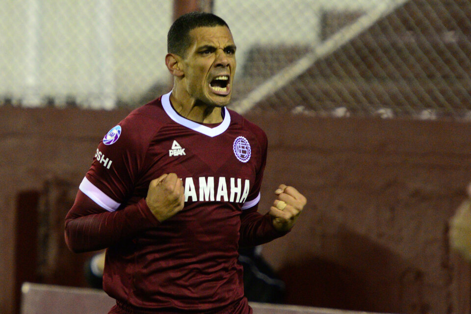 ⚡ Página 12: Lanús vs. Boca, el partido de hoy de la SuperligaLos dirigidos por Alfaro vuelven a la acción tras la eliminación frente a River