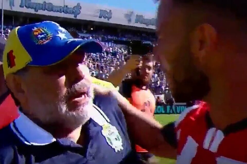 La Gata Fernández y una actitud sobradora ante Maradona. (Fuente: Captura de TV)