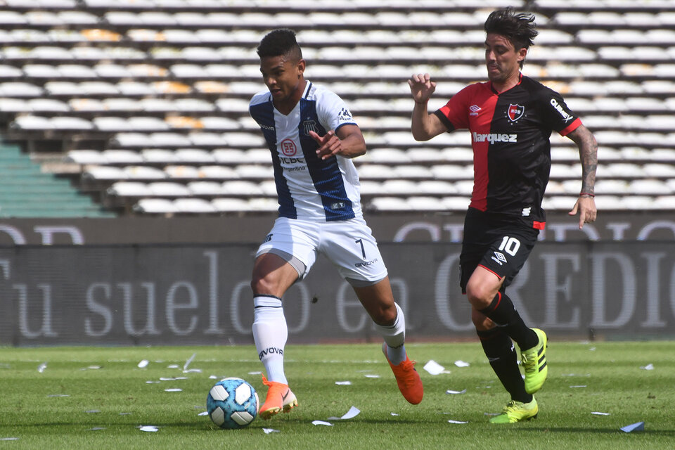 Formica fue el único jugador que intentó algo, pero tuvo marca férrea. (Fuente: Télam)