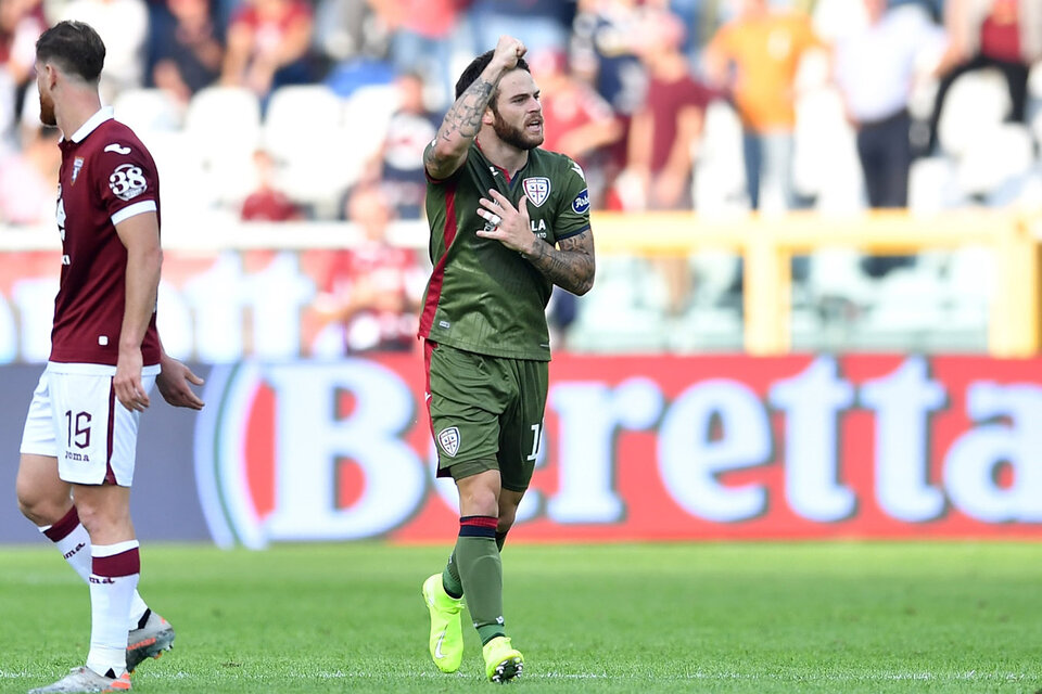 Nández festeja su tanto frente a Torino en el empate 1-1 de Cagliari. (Fuente: AFP)