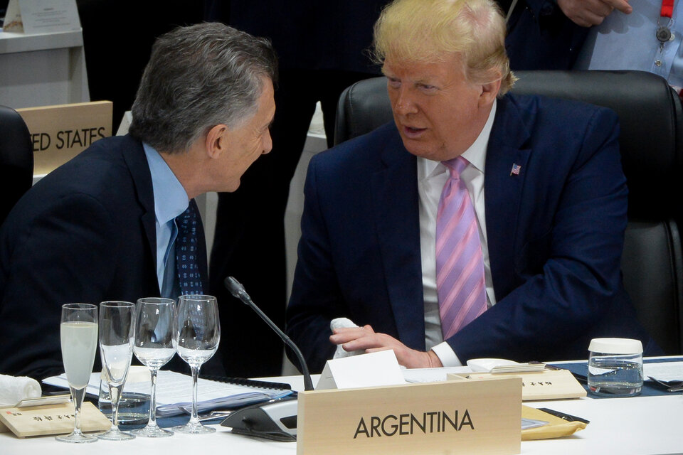 Mauricio Macri junto a Donald Trump durante la apertura de la cumbre del G20 en Japón.