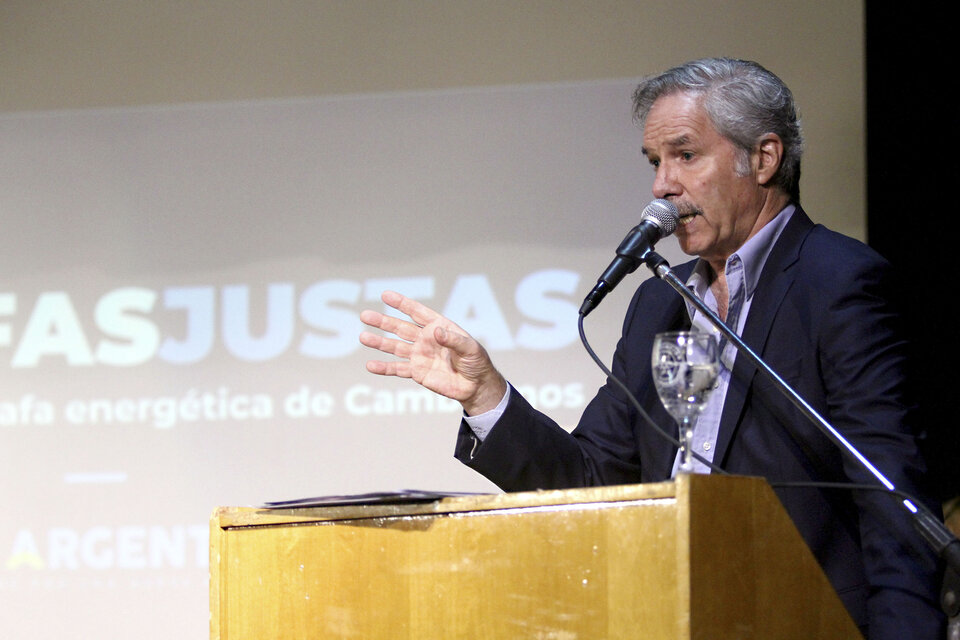 El precandidato presidencial Felipe Solá rechazó el plan presentado ayer por la Casa Rosada