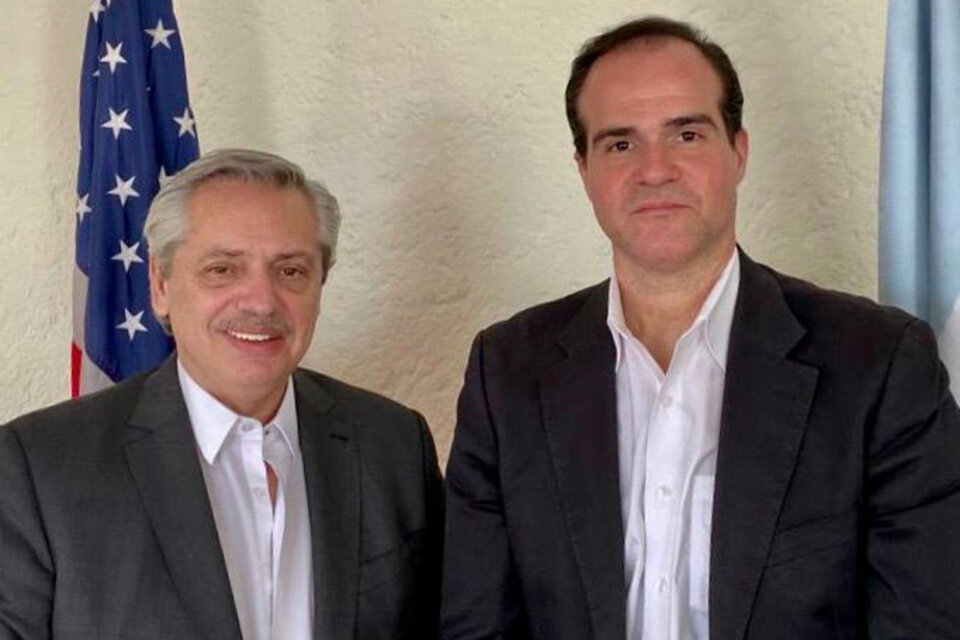 Alberto Fernández y el funcionario norteamericano Mauricio Clover.