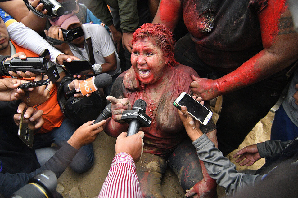La alcaldesa Patricia Arce fue secuestrada y agredida.  (Fuente: AFP)