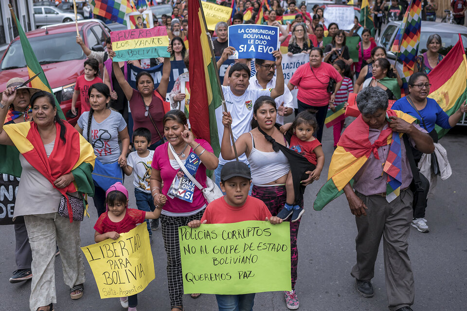 Movilización en Salta por repudio al Golpe (Fuente: Gentileza Luciano Bini)