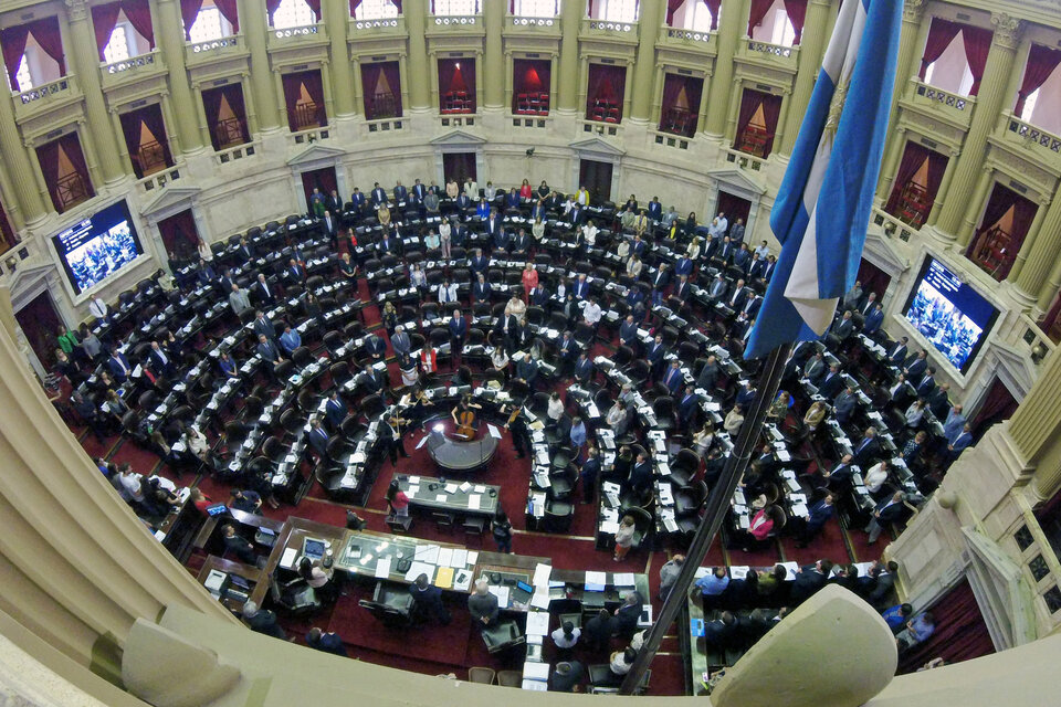 Este miércoles habrá sesiones especiales en la cámara de Diputados y en el Senado para repudiar la interrupción del orden democrático en el país vecino. (Fuente: NA)
