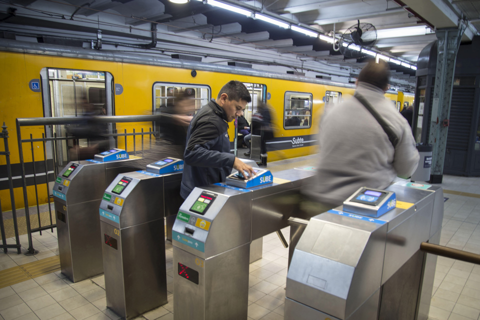 Los metrodelegados denuncian desde marzo del 18 la presencia de asbesto. (Fuente: NA)