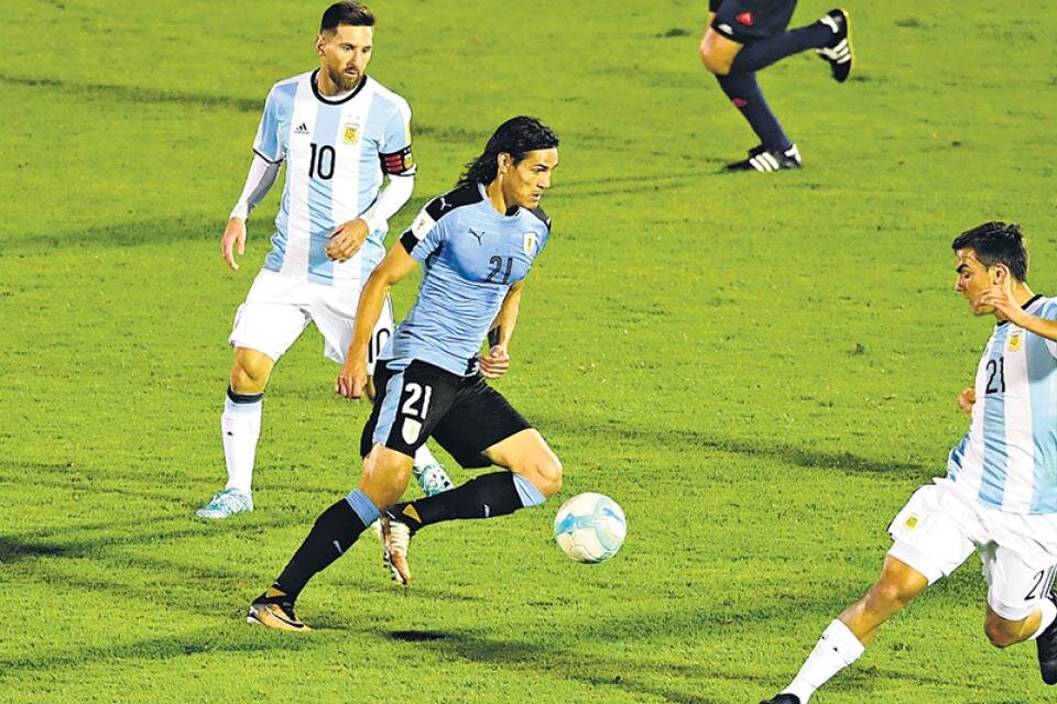 La imagen del último Argentina-Uruguay, en Montevideo. Por ahora, el amistoso en Tel Aviv no está confirmado. (Fuente: AFP)