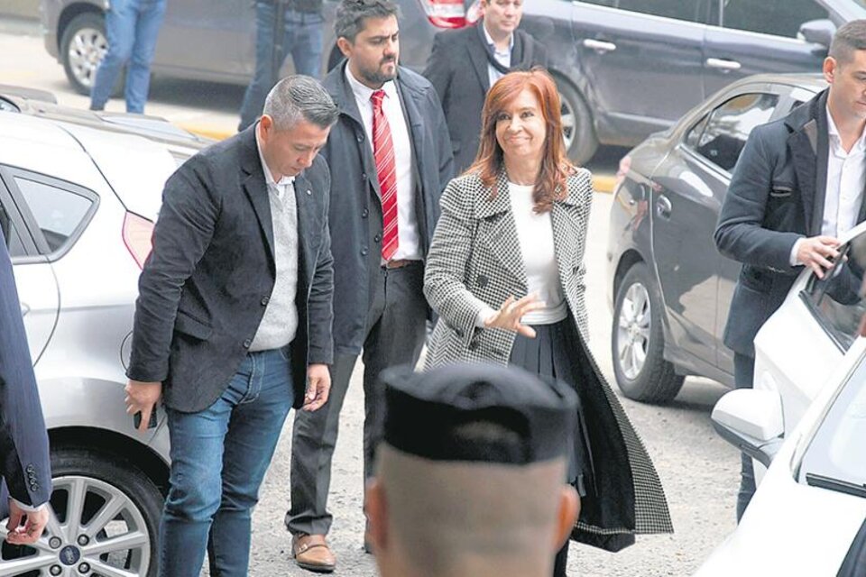Cristina Kirchner reclama la suspensión del proceso. 