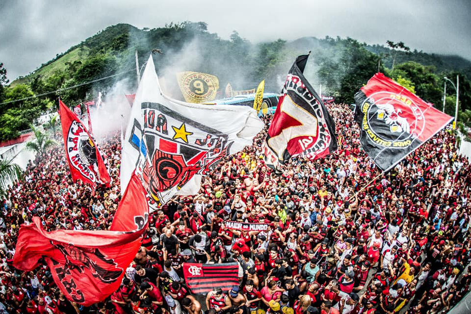 Apoyo multitudinario a los jugadores de Flamengo en Río. (Fuente: Prensa Flamengo)