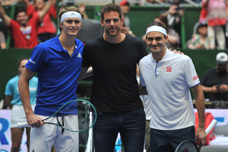 Zverev, del Potro y Federer, posando durante la previa de la exhibición. (Fuente: Télam)