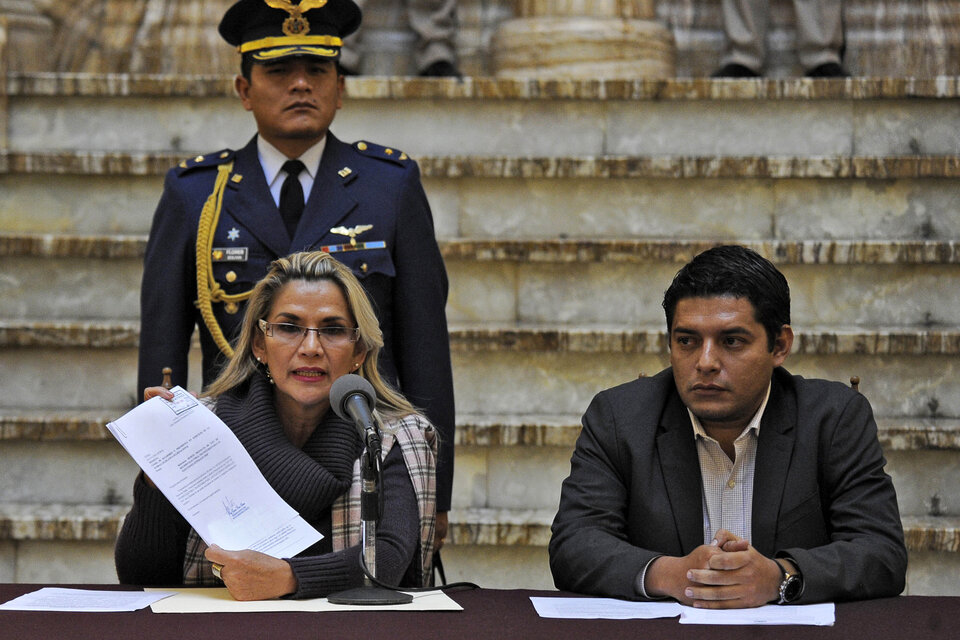 La autoproclamada presidenta, Jeanine Añez presentó su proyecto en el Congreso.
