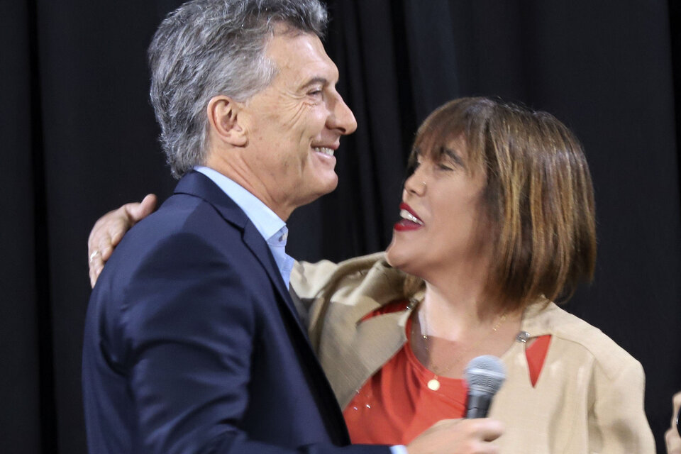 Mauricio Macri junto a Fabiana Túñez, directora Ejecutiva del Instituto Nacional de las Mujeres