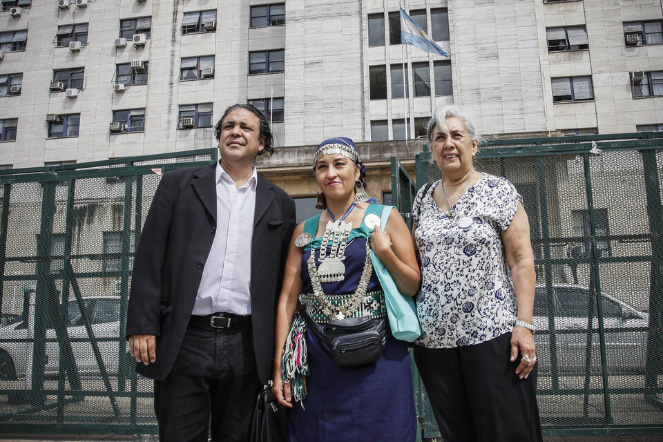 El abogado Mauricio Rojas, Moria Millán y Norma Ríos, copresidenta de la APDH. (Fuente: Jorge Larrosa)