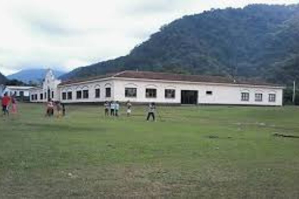 Escuela "Paloma de la Libertad" en Orán