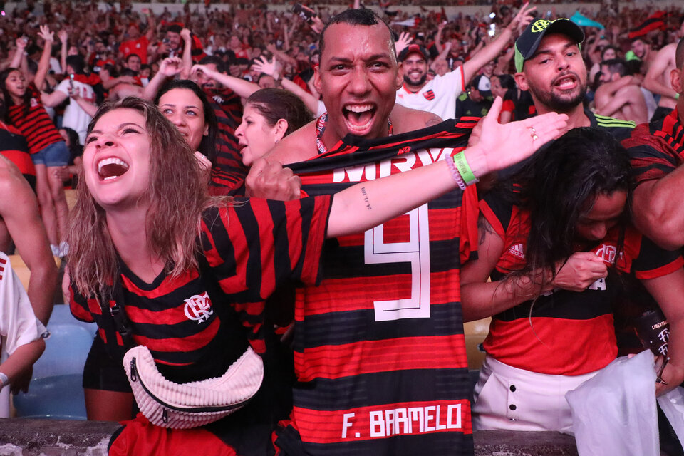 Festejo de hinchas de Flamengo en Río.  (Fuente: EFE)