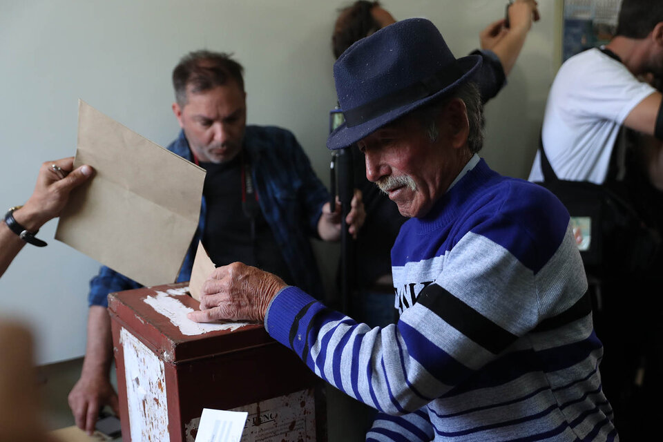 Los uruguayos tendrán que esperar para conocer el resultado de las elecciones presidenciales. 