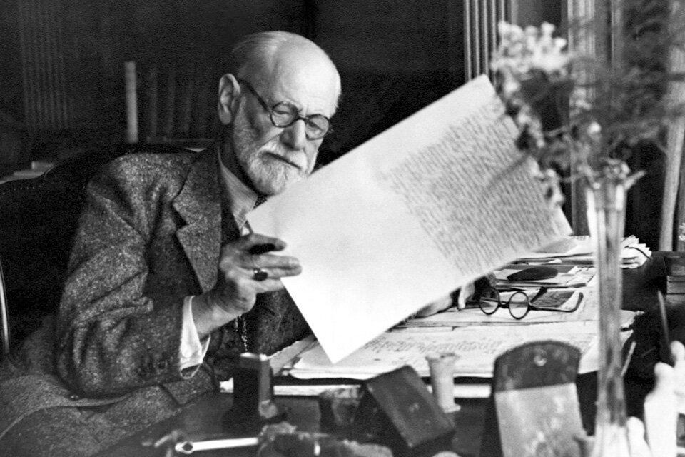 Freud escribió cartas con anotaciones precisas. 
