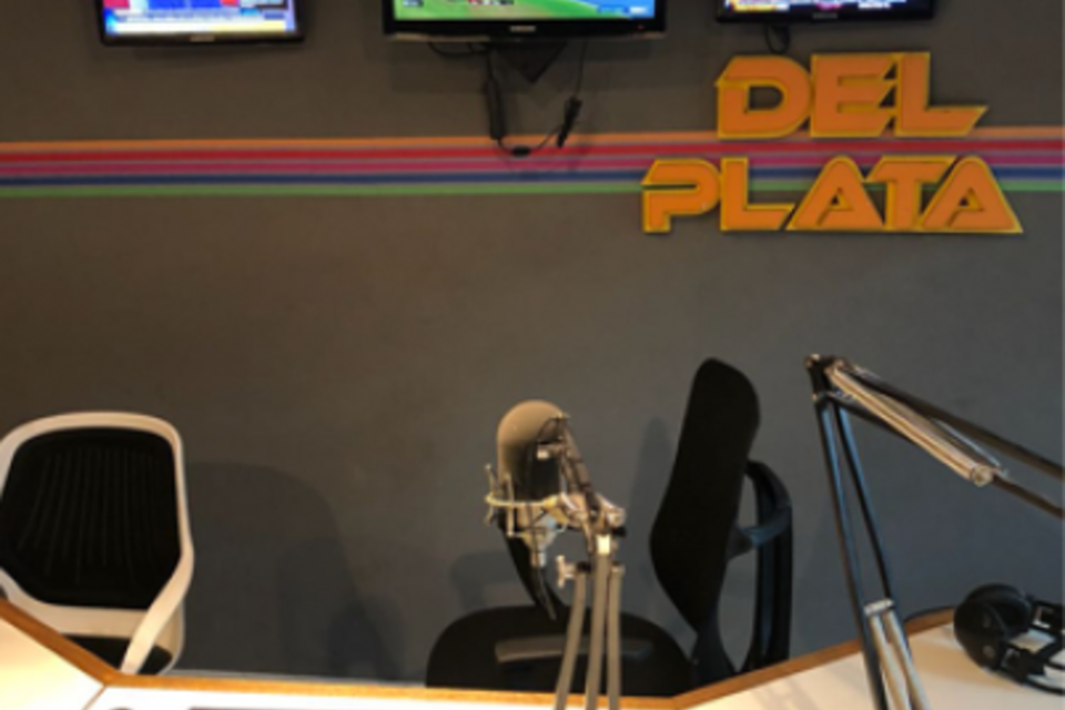 Radio Del Plata al borde del silencio Suspenden la programación