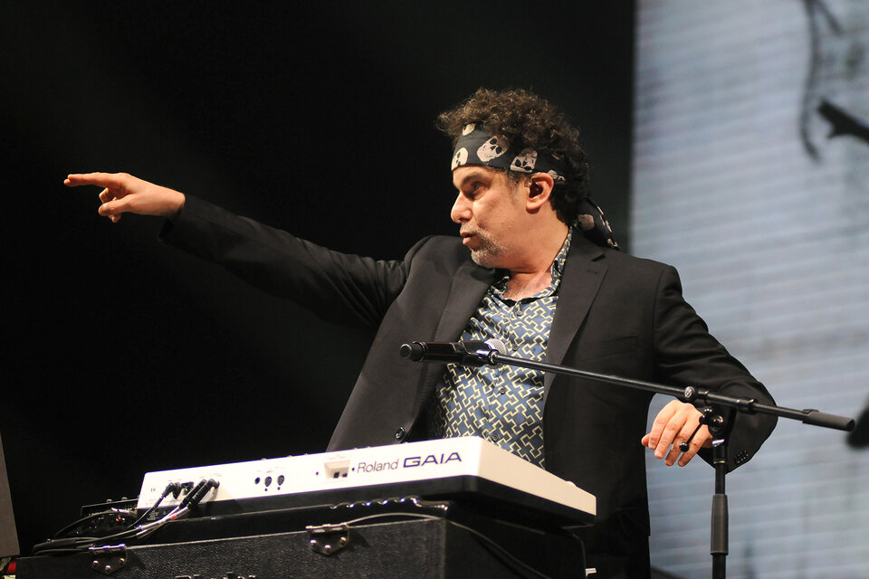 Durante el show, Calamaro hizo un balance de sus 41 años de escenarios. (Fuente: Julio Mancini)