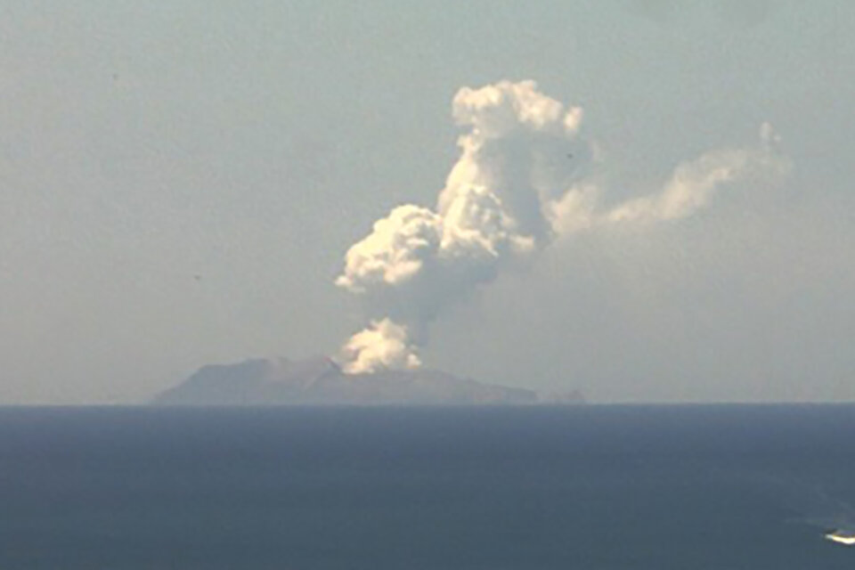 El volcán que entró en erupción en Nueva Zelanda está en una zona turística.