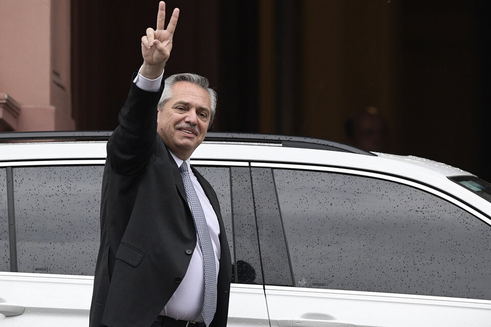 El presidente Alberto Fernández suspenderá el decreto de Macri que beneficiaba a tres mil funcionarios. (Fuente: AFP)