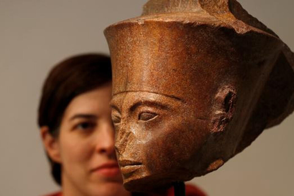 El busto subastado tiene 3000 años de antigüedad. (Fuente: EFE)