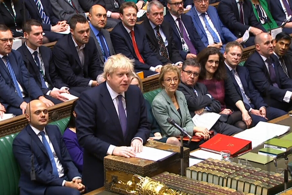 Johnson defiende la ley de Brexit en el parlamento británico. (Fuente: AFP)