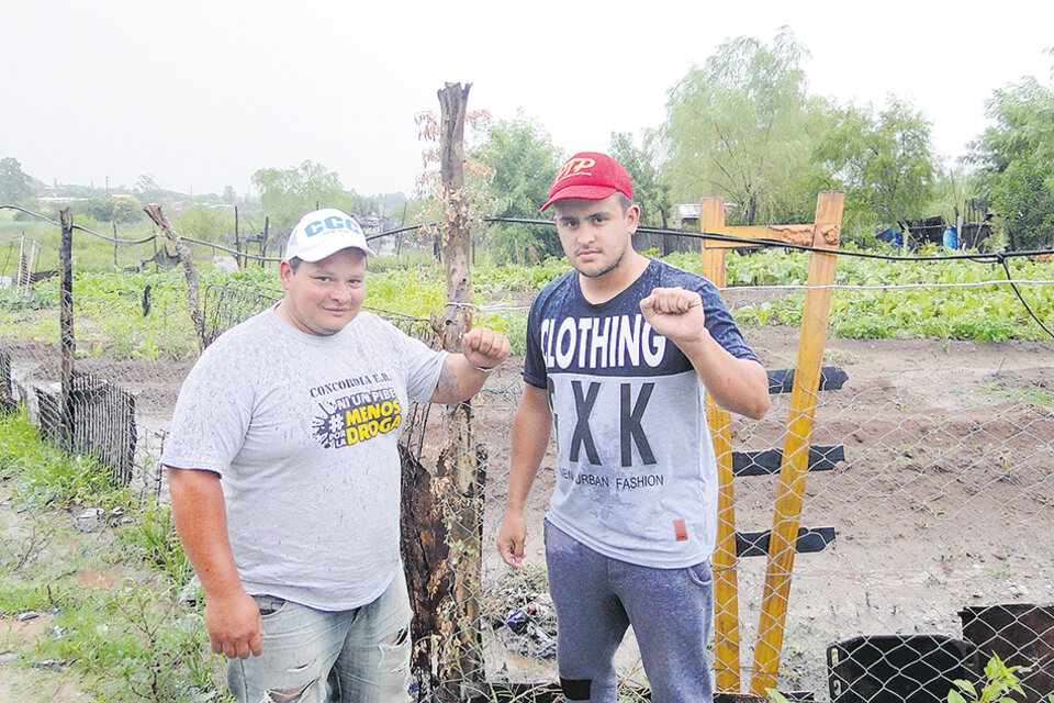 Federico Muniz, en la huerta del asentamiento El Cipo. (Fuente: Horacio Barboza)