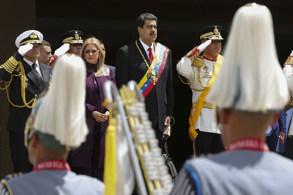 Maduro habló de acercamiento en el acto de ayer por la independencia de Venezuela. (Fuente: EFE)