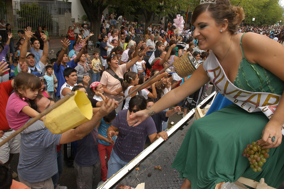 Las reinas de la Vendimia, sobre la ley de minería: "Sin agua no hay festival" (Fuente: Sandra Cartasso)