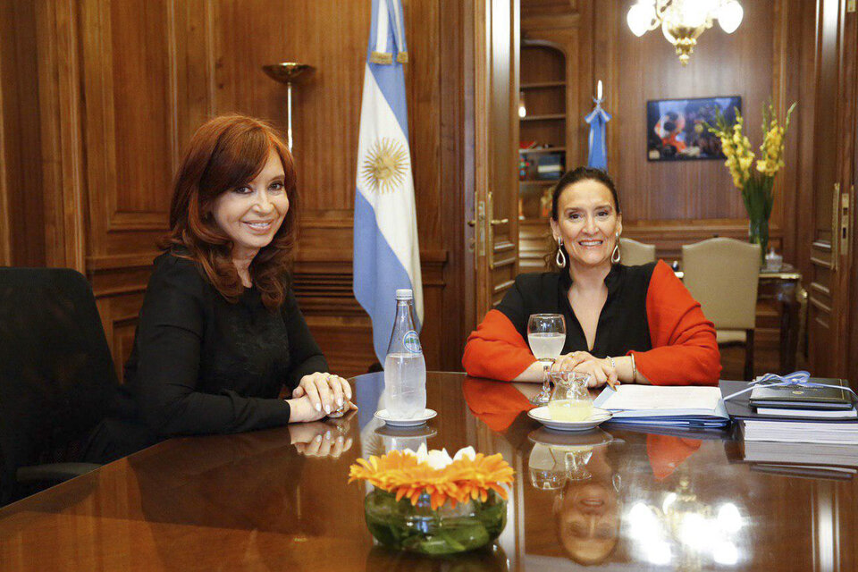 La vicepresidenta Cristina Kirchner y su antecesora, Gabriela Michetti. (Fuente: NA)