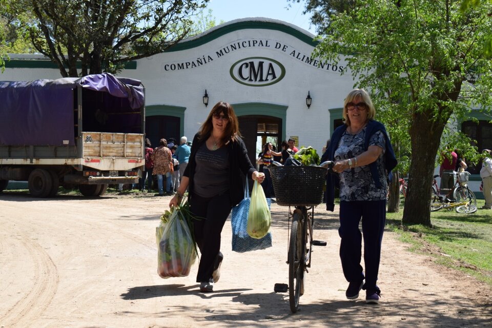 La Compañía Municipal de Alimentos de San Antonio de Areco acerca a productores y consumidores locales.