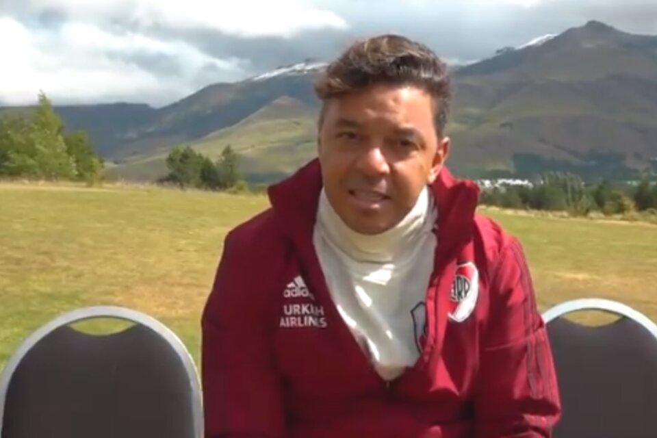 Gallardo envió un mensaje a los hinchas con la Cordillera de fondo. (Fuente: Captura de TV)