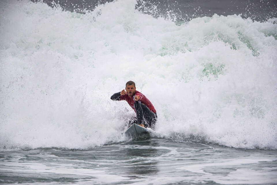 Leandro Usuna: "Cada vez más gente se acerca al surf"