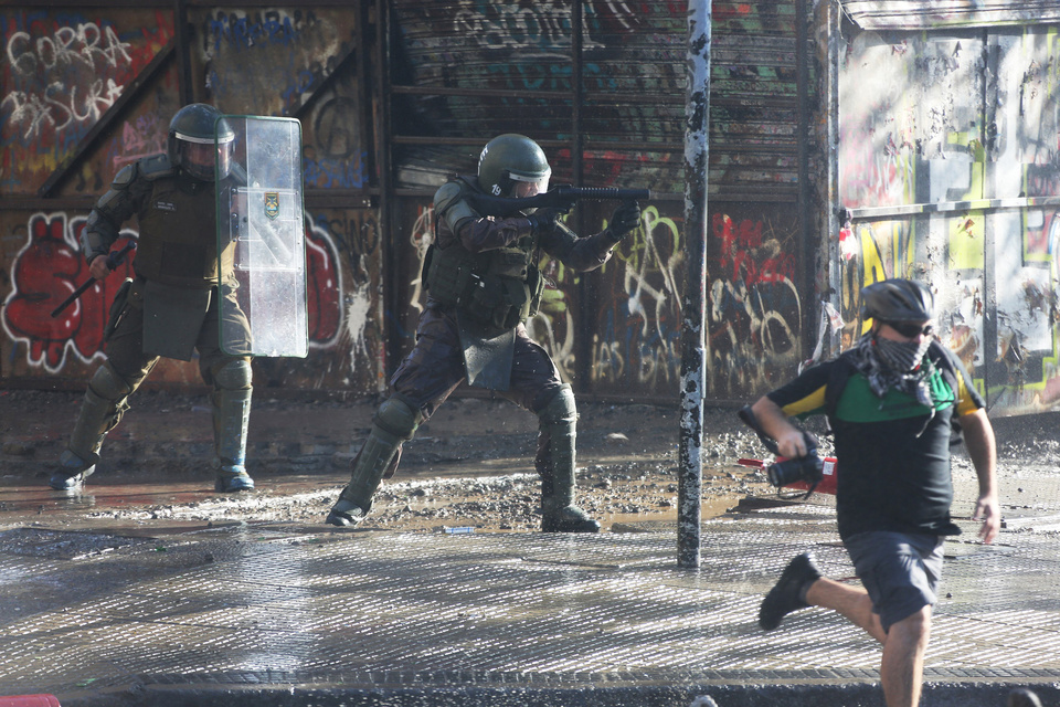 Los Carabineros continúan siendo cuestionados por la represión. 