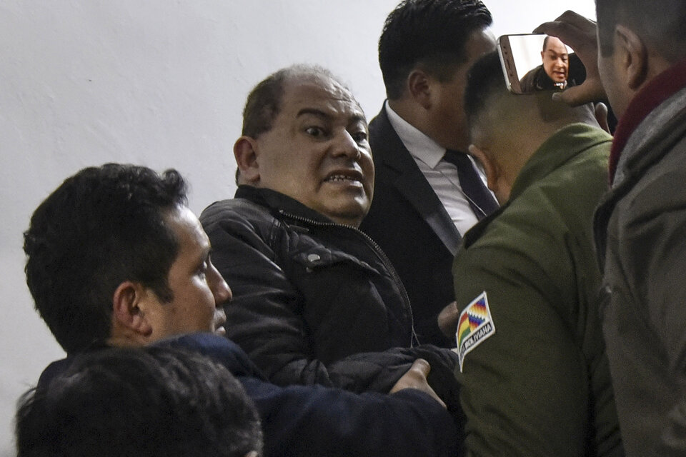 El régimen de Bolivia persigue al exministro Romero (Fuente: AFP)