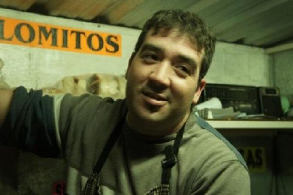 Velázquez en 2011, cuando salió de prisión y puso un carrito de comidas rápidas.