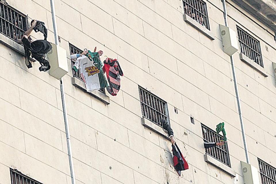 La Comisión volvió a denunciar las  violaciones a los derechos humanos de los detenidos. (Fuente: Leandro Teysseire)