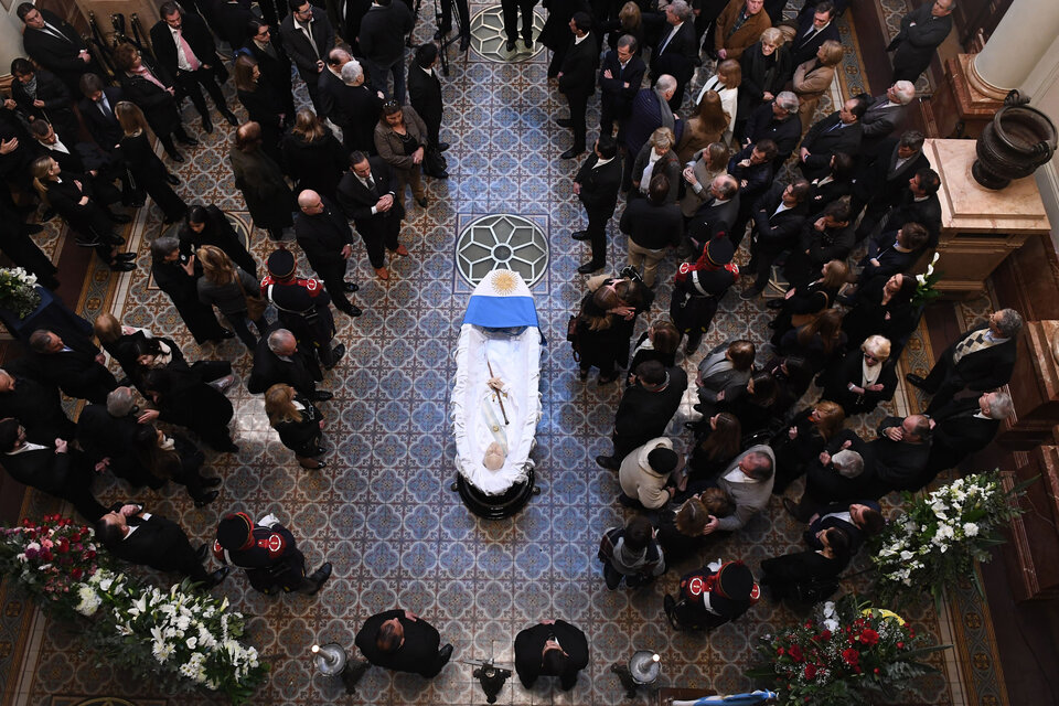 El ex presidente recibió un funeral de estado en el Congreso.