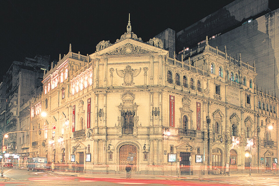 El Teatro Nacional Cervantes inaugura nueva conducción designada por Tristán Bauer.