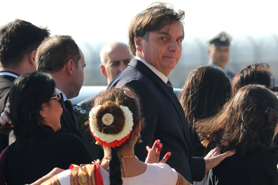 Bolsonaro en aterriza en Nueva Delhi, India, donde se encuentra de visita. (Fuente: EFE)