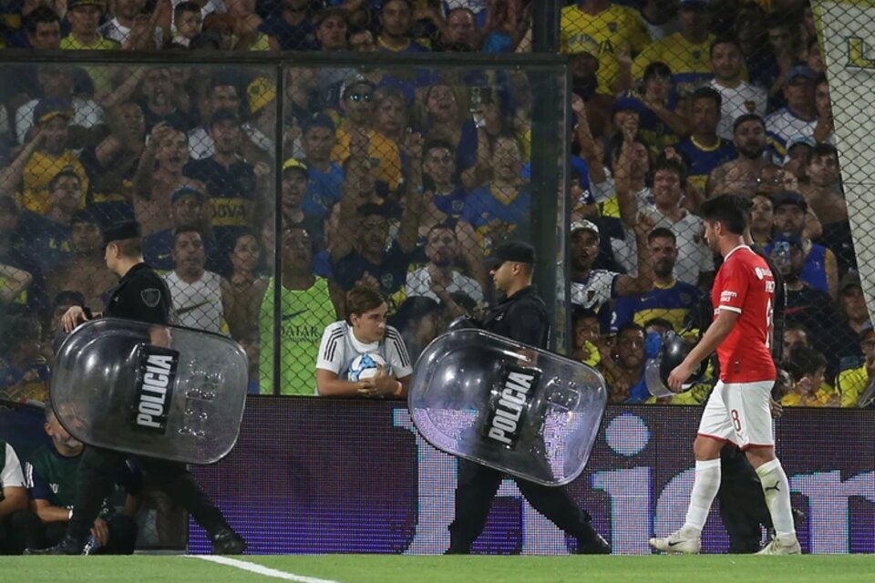 La roja de Pablo Pérez ante Boca colmó la paciencia de los dirigentes de Independiente. (Fuente: Fotobaires)