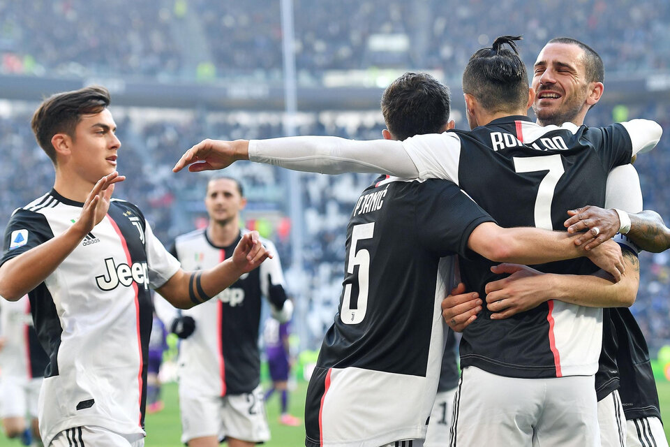 Dybala se suma al festejo de la Juventus. (Fuente: EFE)