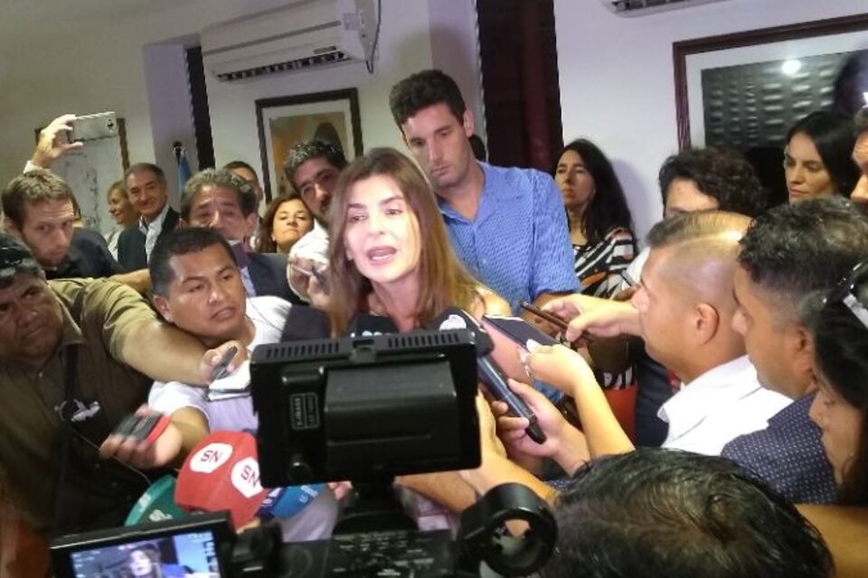 Romero discute con Tevez rodeada de periodistas 