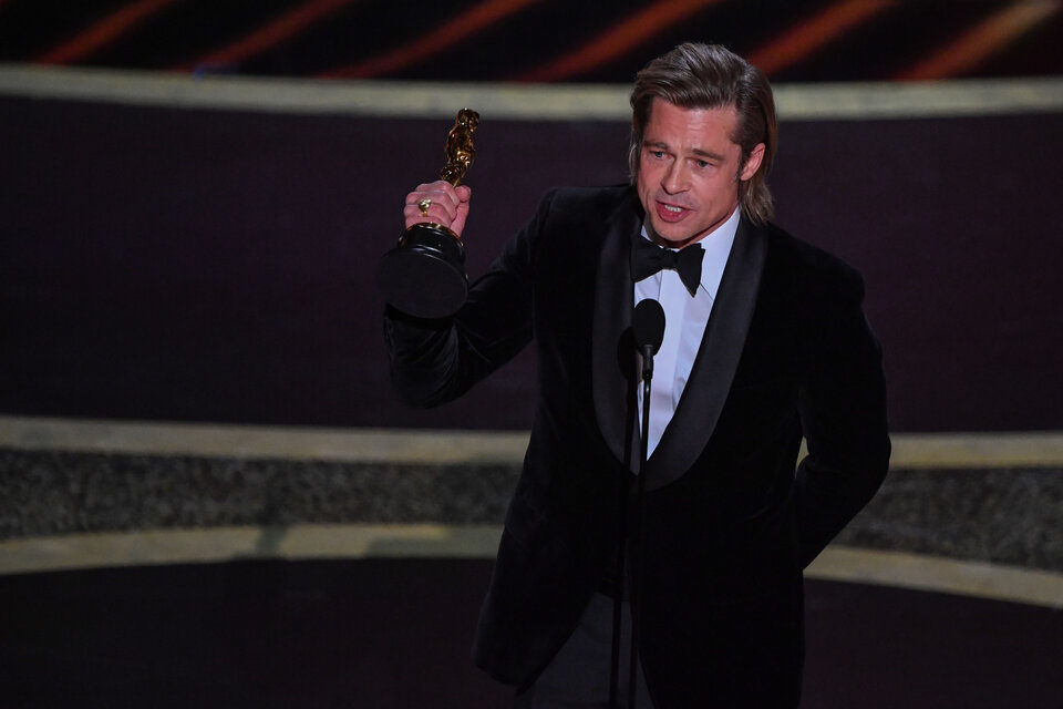 Brad Pitt se acordó de Donald Trump al recibir su Oscar