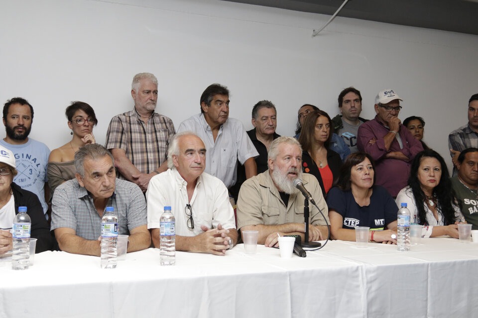 Movimientos sociales y sindicatos anunciaron la marcha en rueda de prensa. (Fuente: Bernardino Avila)