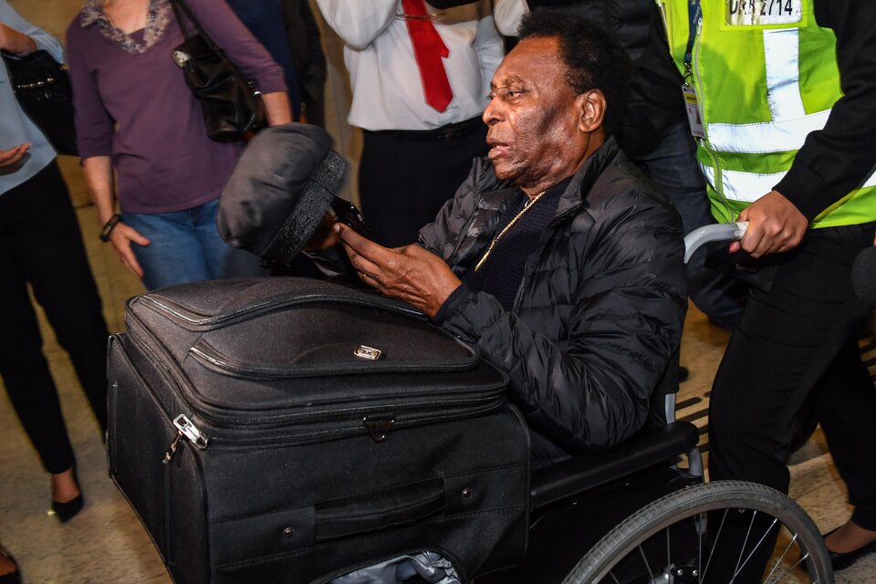 Pelé sufre una gran depresión y no sale de su casa (Fuente: AFP)