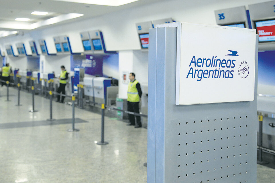 Unos 25 funcionarios reclamaban en Aerolíneas Argentinas la doble indemnización. (Fuente: NA)